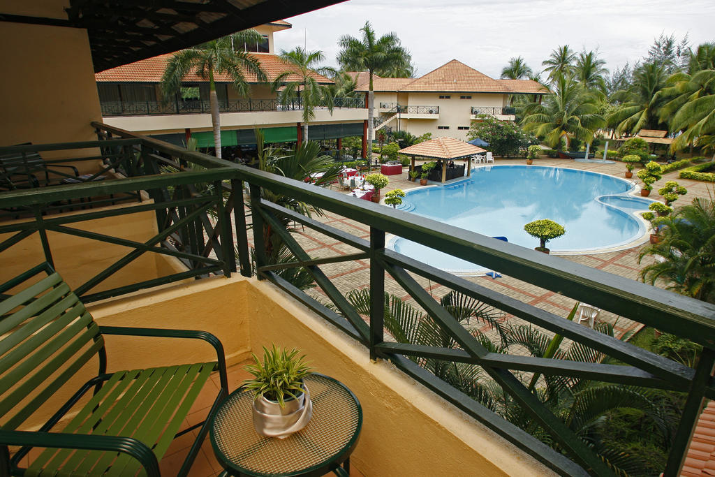 Hotel The Qamar Paka, Terengganu Exterior foto