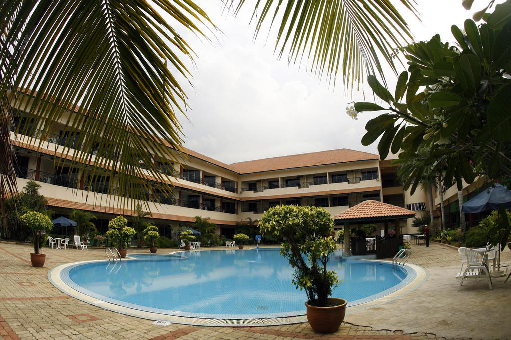 Hotel The Qamar Paka, Terengganu Exterior foto