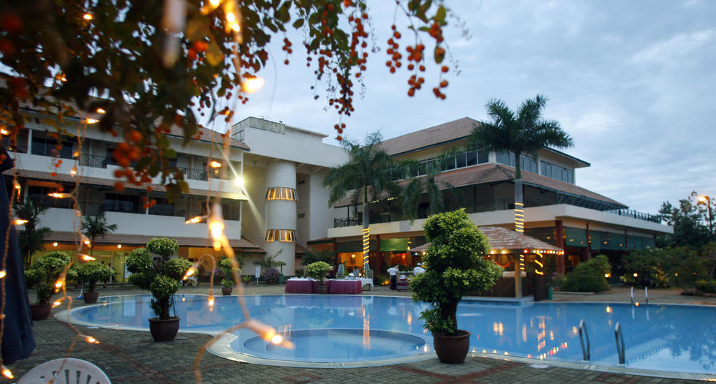 Hotel The Qamar Paka, Terengganu Exterior foto